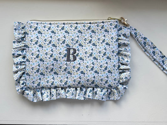 bolso de mano con volantes